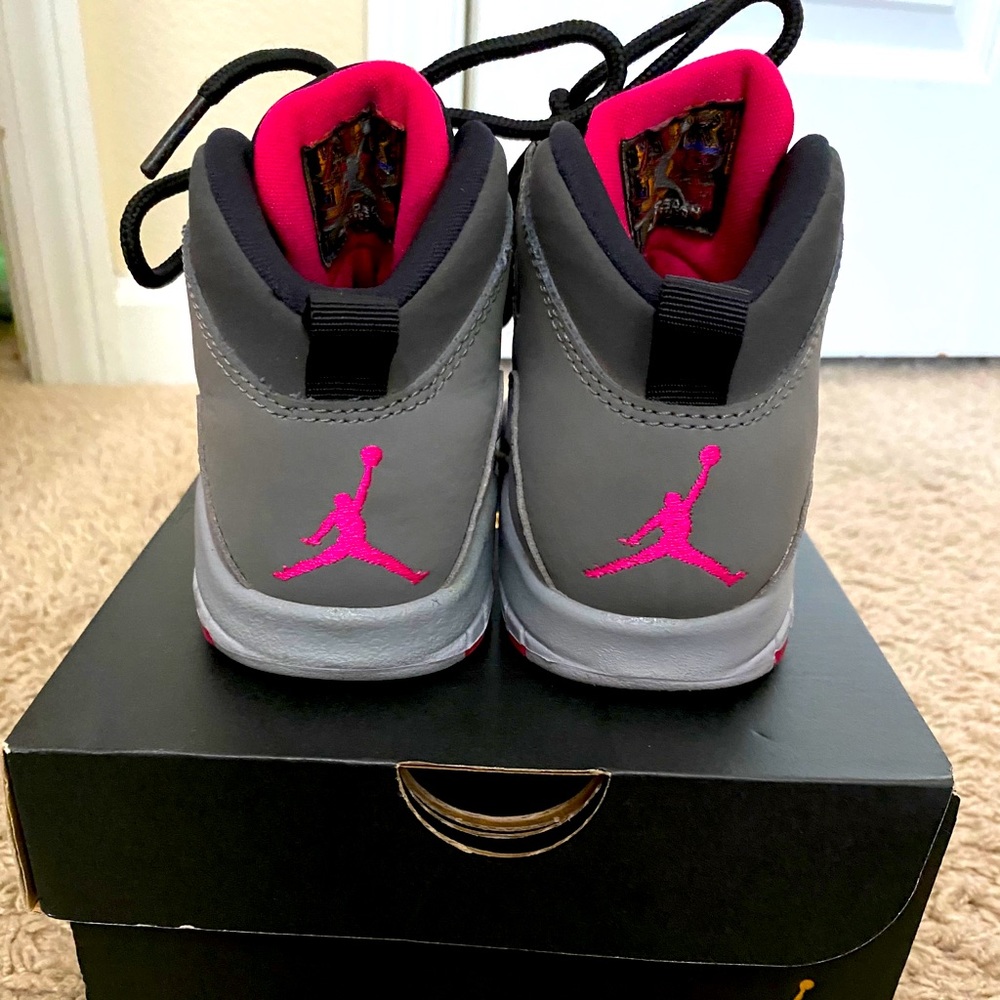 Girls Jordan 10 Retro. Charcoal Grey and Pink 💕